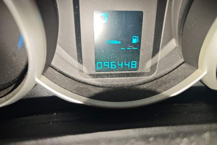 Used Chevrolet Cruze 2013 Hatchback 1.6L Automatic Luxury Model Odometer Close Up