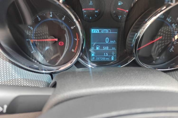 Used Chevrolet Cruze 2013 Hatchback 1.6T Automatic Flagship Model Odometer Close Up