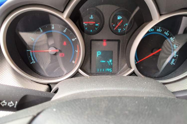 Used Chevrolet Cruze 2013 1.8L SE AT Odometer Close Up