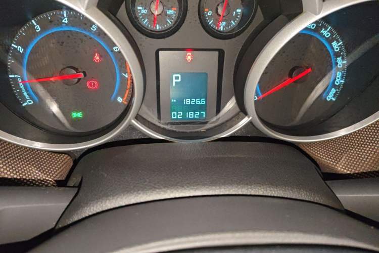 Used Chevrolet Cruze 2013 Hatchback 1.6L Automatic Luxury Model Odometer Close Up