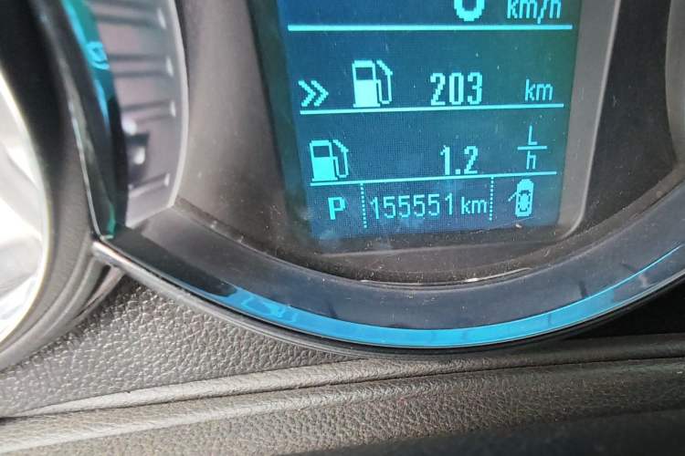 Used Chevrolet Cruze 2013 Hatchback 1.6T Automatic Flagship Model Odometer Close Up