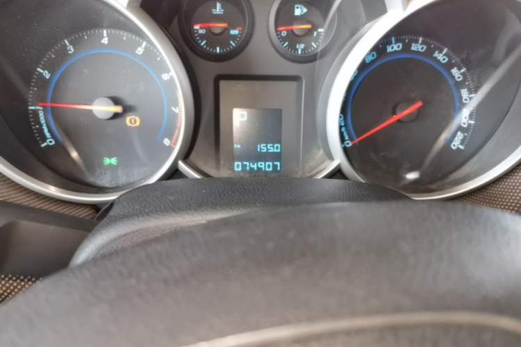 Used Chevrolet Cruze 2013 Hatchback 1.6L Automatic Luxury Model Odometer Close Up