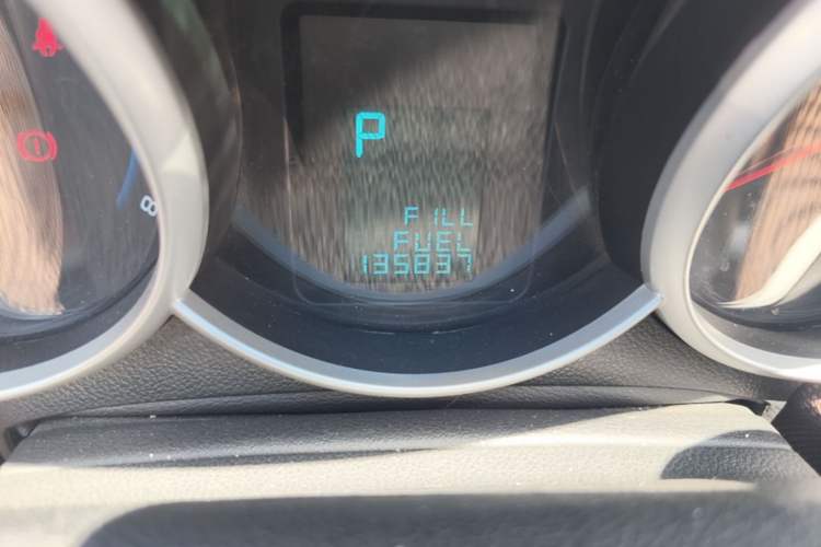 Used Chevrolet Cruze 2013 Hatchback 1.6L Automatic Luxury Model Odometer Close Up