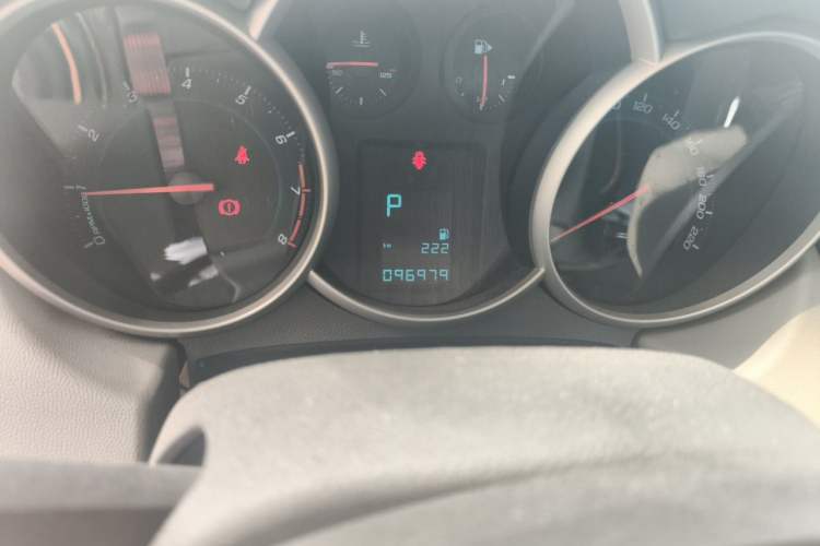Used Chevrolet Cruze 2013 1.6L SL Grand Edition Automatic Odometer Close Up