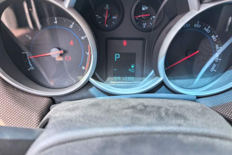 Used Chevrolet Cruze 2013 Hatchback 1.6L Automatic Luxury Model Odometer Close Up