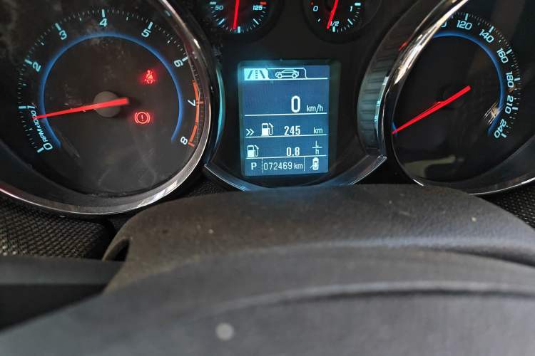 Used Chevrolet Cruze 2013 Hatchback 1.6T Automatic Flagship Model Odometer Close Up