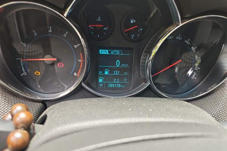 Used Chevrolet Cruze 2013 Hatchback 1.6T Automatic Flagship Model Odometer Close Up