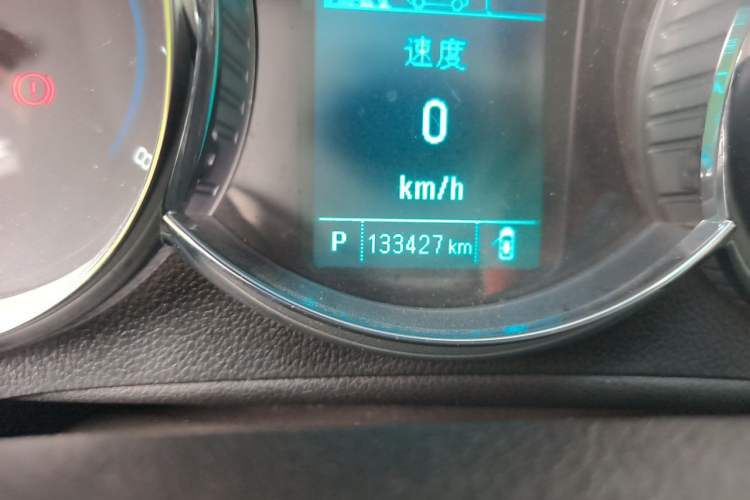 Used Chevrolet Cruze 2013 Hatchback 1.6T Automatic Flagship Model Odometer Close Up