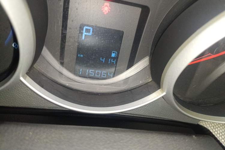 Used Chevrolet Cruze 2013 1.8L SE AT Odometer Close Up