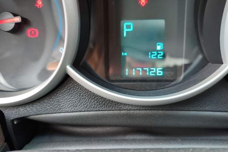 Used Chevrolet Cruze 2013 Hatchback 1.6L Automatic Luxury Model Odometer Close Up