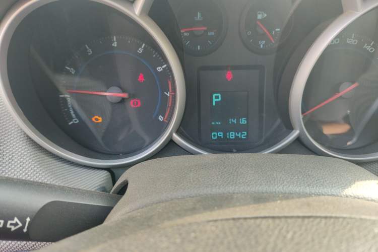 Used Chevrolet Cruze 2013 1.8L SE WTCC Edition AT Odometer Close Up