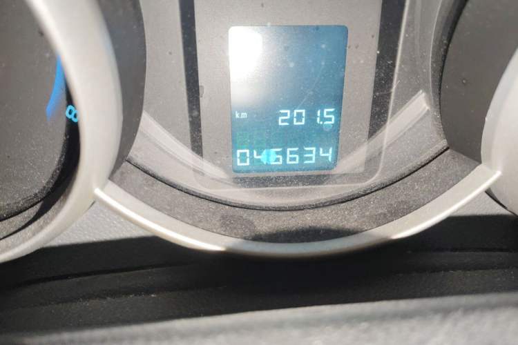 Used Chevrolet Cruze 2013 1.6L SL Grand Edition Automatic Odometer Close Up