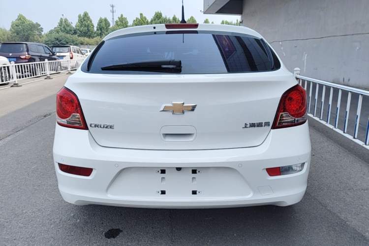 Used Chevrolet Cruze 2013 Hatchback 1.6L Automatic Luxury Model Rear