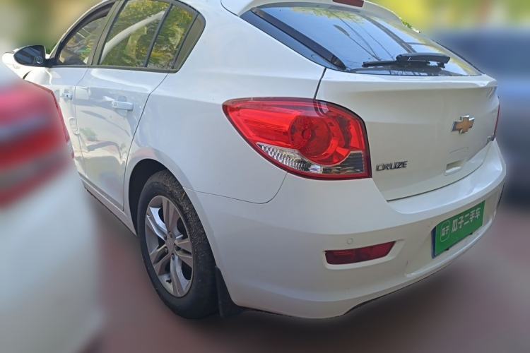 Used Chevrolet Cruze 2013 Hatchback 1.6L Manual Luxury Model Rear Left 45 Deg