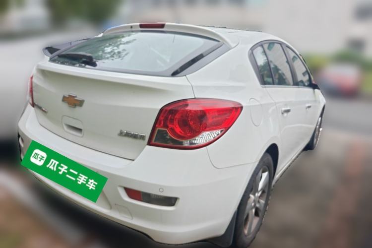 Used Chevrolet Cruze 2013 Hatchback 1.6T Automatic Flagship Model Rear Right 45 Deg