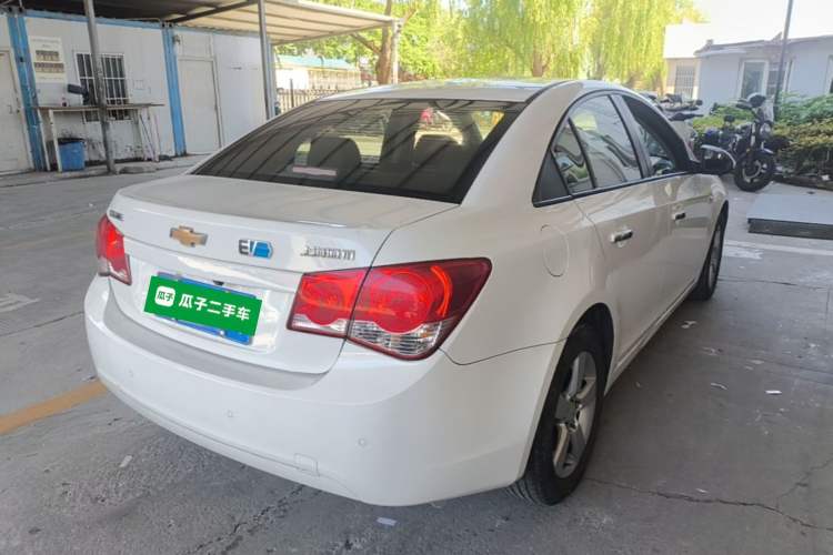 Used Chevrolet Cruze 2013 1.6L SE MT Rear Right 45 Deg