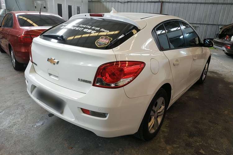 Used Chevrolet Cruze 2013 Hatchback 1.6L Manual Luxury Model Rear Right 45 Deg