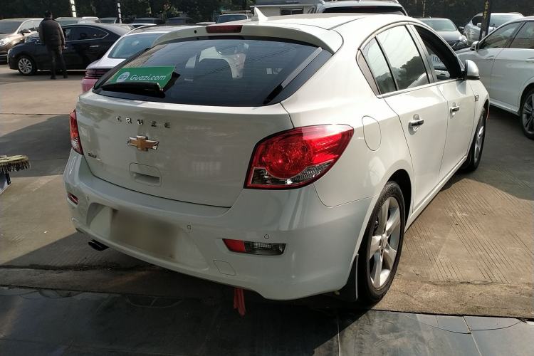 Used Chevrolet Cruze 2013 Hatchback 1.6T Automatic Flagship Model Rear Right 45 Deg