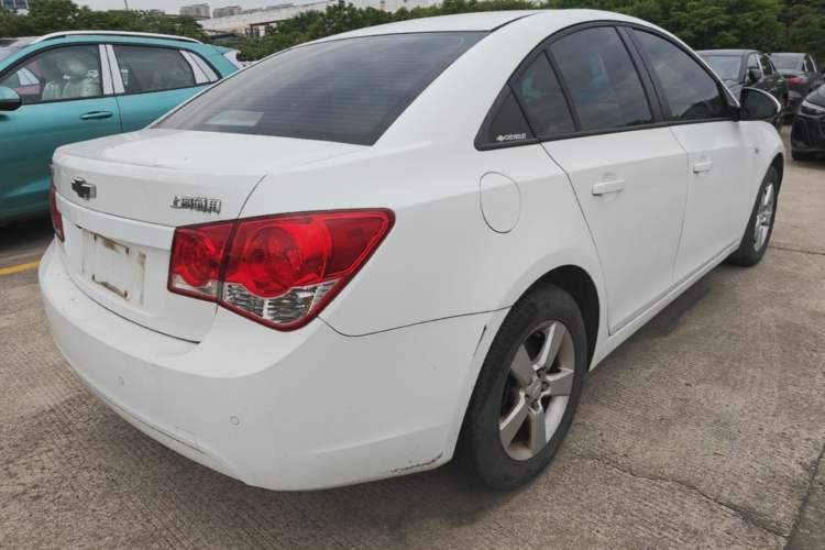 Used Chevrolet Cruze 2013 1.6L SE MT Rear Right 45 Deg