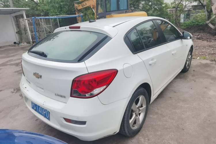 Used Chevrolet Cruze 2013 Hatchback 1.6L Manual Luxury Model Rear Right 45 Deg