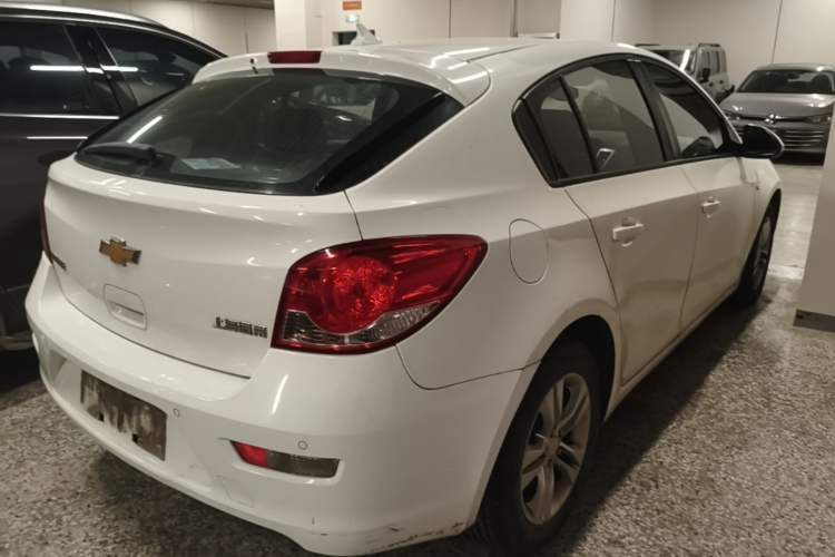 Used Chevrolet Cruze 2013 Hatchback 1.6L Manual Luxury Model Rear Right 45 Deg
