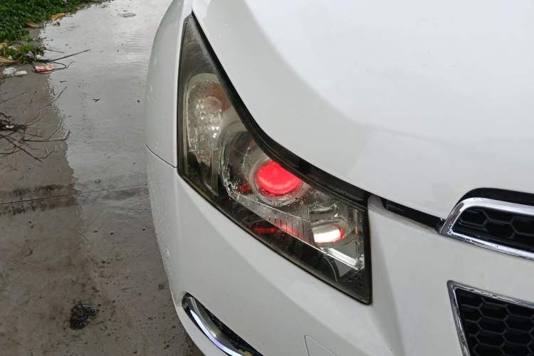 Used Chevrolet Cruze 2013 1.6L SL Sunroof Edition MT Right Front Headlight