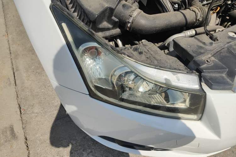 Used Chevrolet Cruze 2013 Hatchback 1.6T Automatic Flagship Model Right Front Headlight