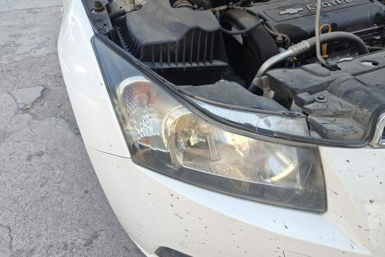 Used Chevrolet Cruze 2013 1.6L SL MT Right Front Headlight