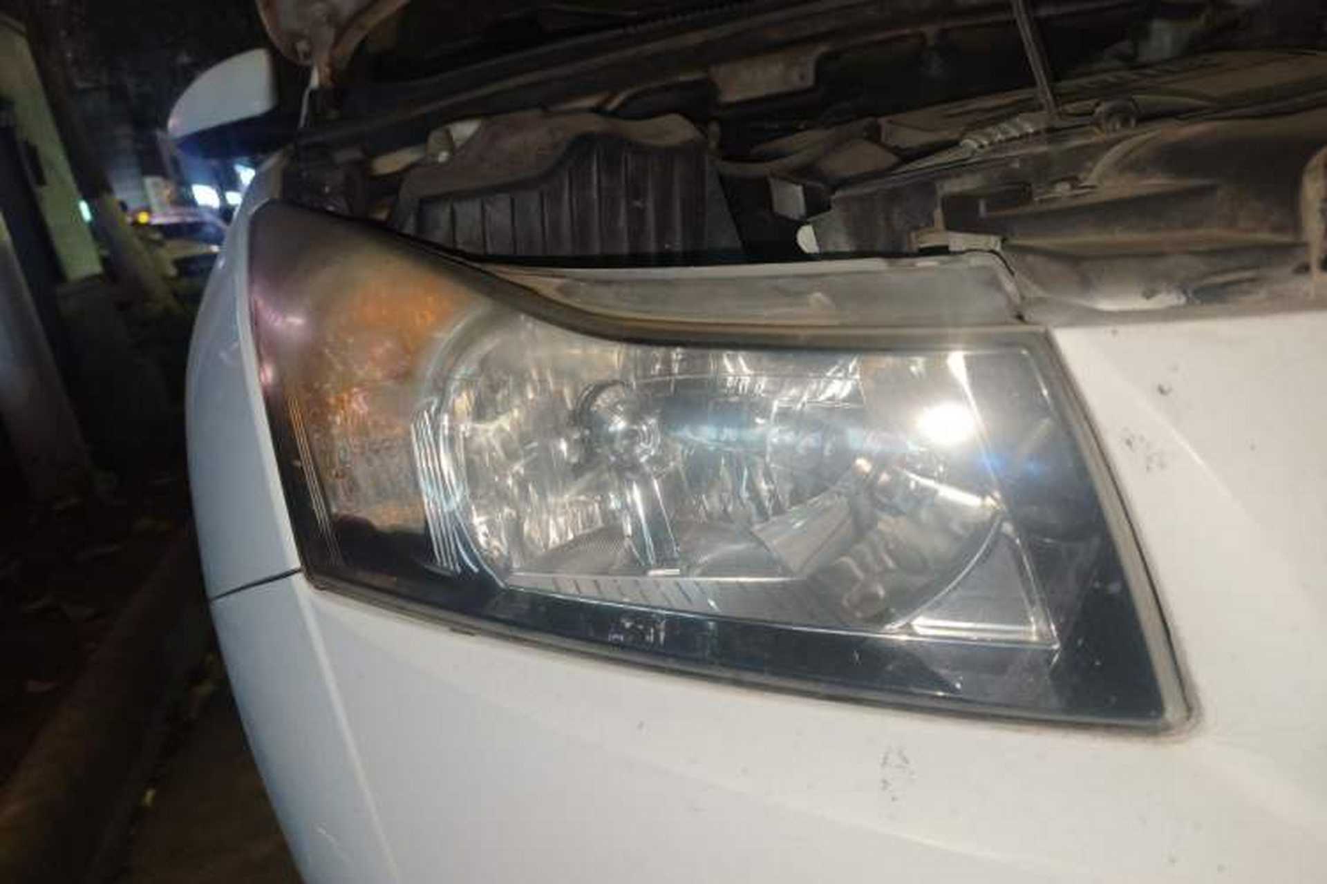 Used Chevrolet Cruze 2013 1.6L SL MT Right Front Headlight