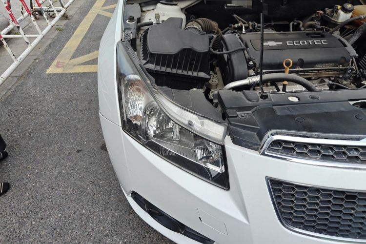 Used Chevrolet Cruze 2013 1.8L SE AT Right Front Headlight