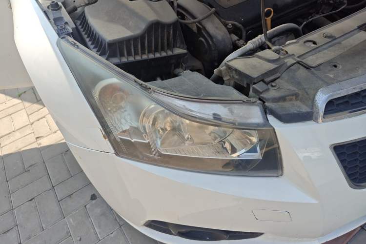 Used Chevrolet Cruze 2013 1.6L SL Sunroof Edition MT Right Front Headlight
