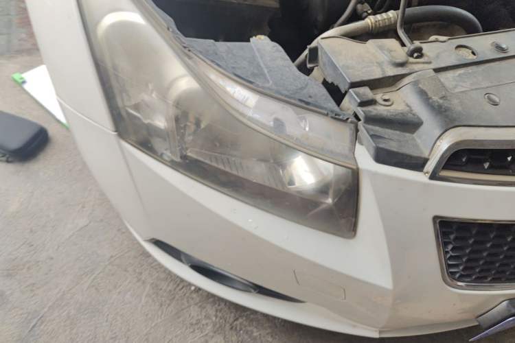 Used Chevrolet Cruze 2013 Hatchback 1.6L Automatic Luxury Model Right Front Headlight