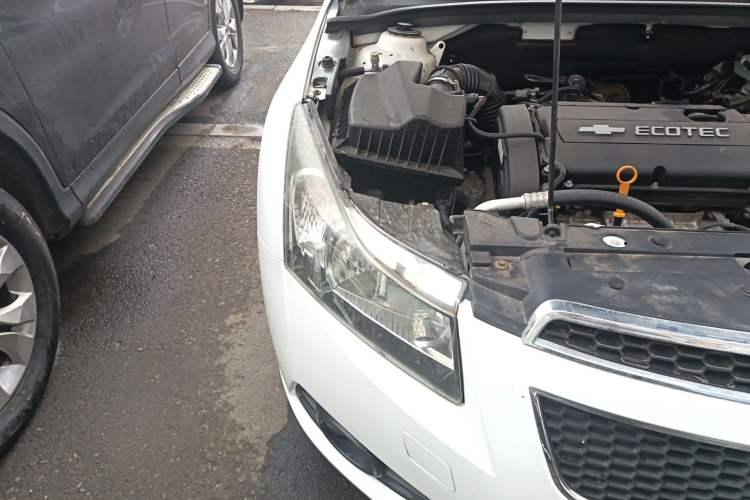 Used Chevrolet Cruze 2013 1.6L SL MT Right Front Headlight