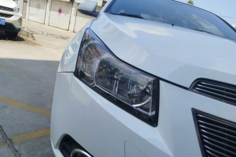 Used Chevrolet Cruze 2013 1.6L SE MT Right Front Headlight