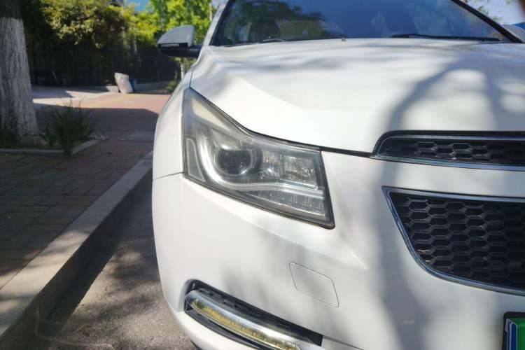Used Chevrolet Cruze 2013 1.6L SE MT Right Front Headlight