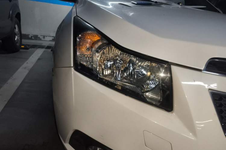 Used Chevrolet Cruze 2013 1.8L SE AT Right Front Headlight