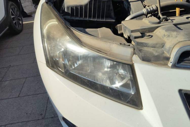 Used Chevrolet Cruze 2013 1.6L SE MT Right Front Headlight