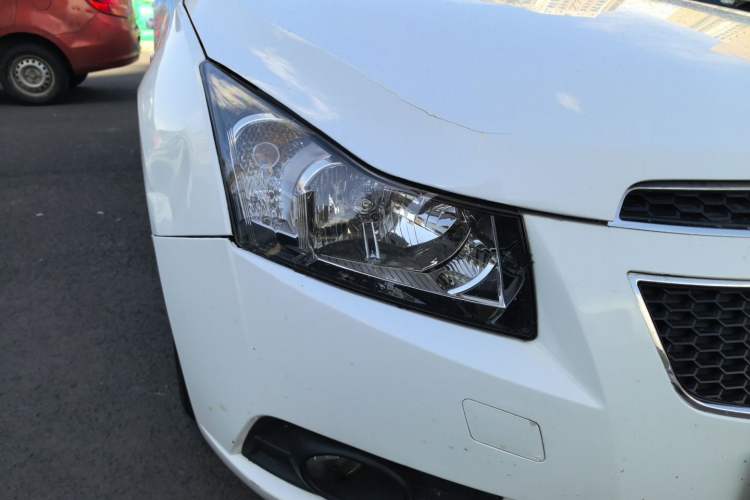 Used Chevrolet Cruze 2013 1.8L SE AT Right Front Headlight