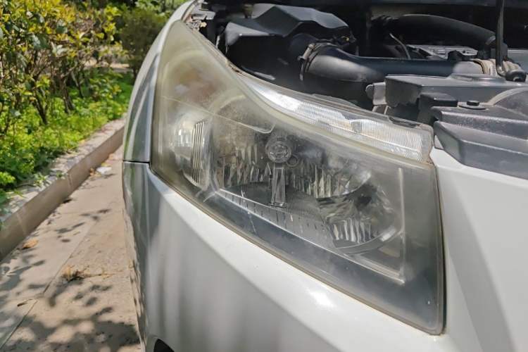Used Chevrolet Cruze 2013 Hatchback 1.6T Automatic Flagship Model Right Front Headlight