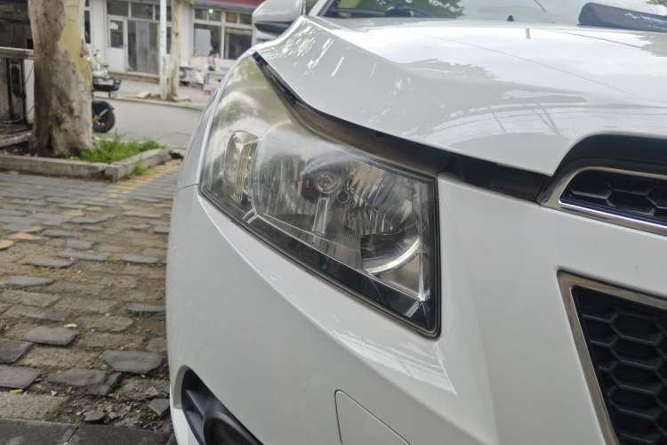Used Chevrolet Cruze 2013 1.6L SE MT Right Front Headlight