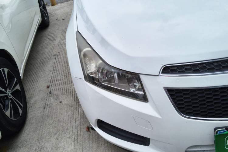 Used Chevrolet Cruze 2013 1.6L SL MT Right Front Headlight