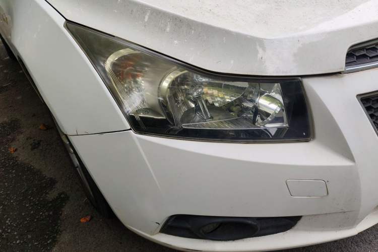 Used Chevrolet Cruze 2013 1.6L SE MT Right Front Headlight
