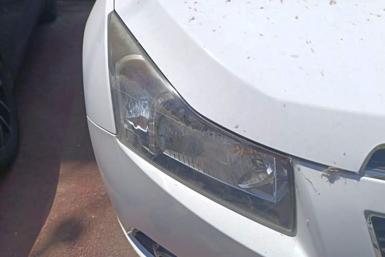 Used Chevrolet Cruze 2013 Hatchback 1.6L Manual Luxury Model Right Front Headlight
