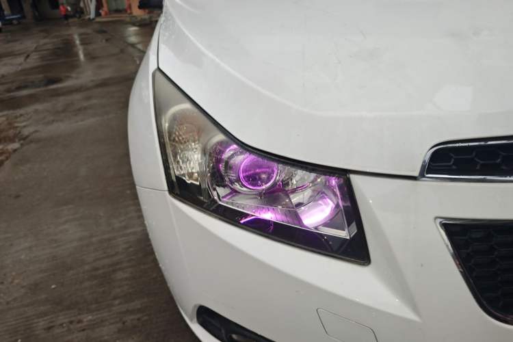 Used Chevrolet Cruze 2013 1.8L SE AT Right Front Headlight