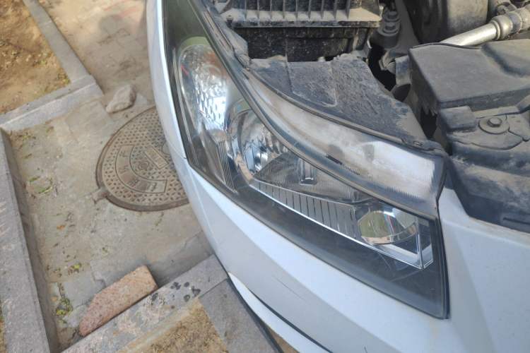 Used Chevrolet Cruze 2013 1.6L SL MT Right Front Headlight