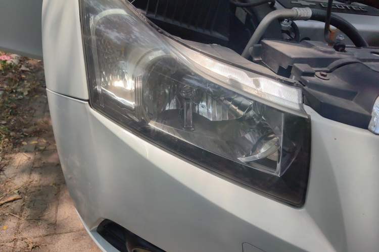 Used Chevrolet Cruze 2013 Hatchback 1.6L Automatic Luxury Model Right Front Headlight