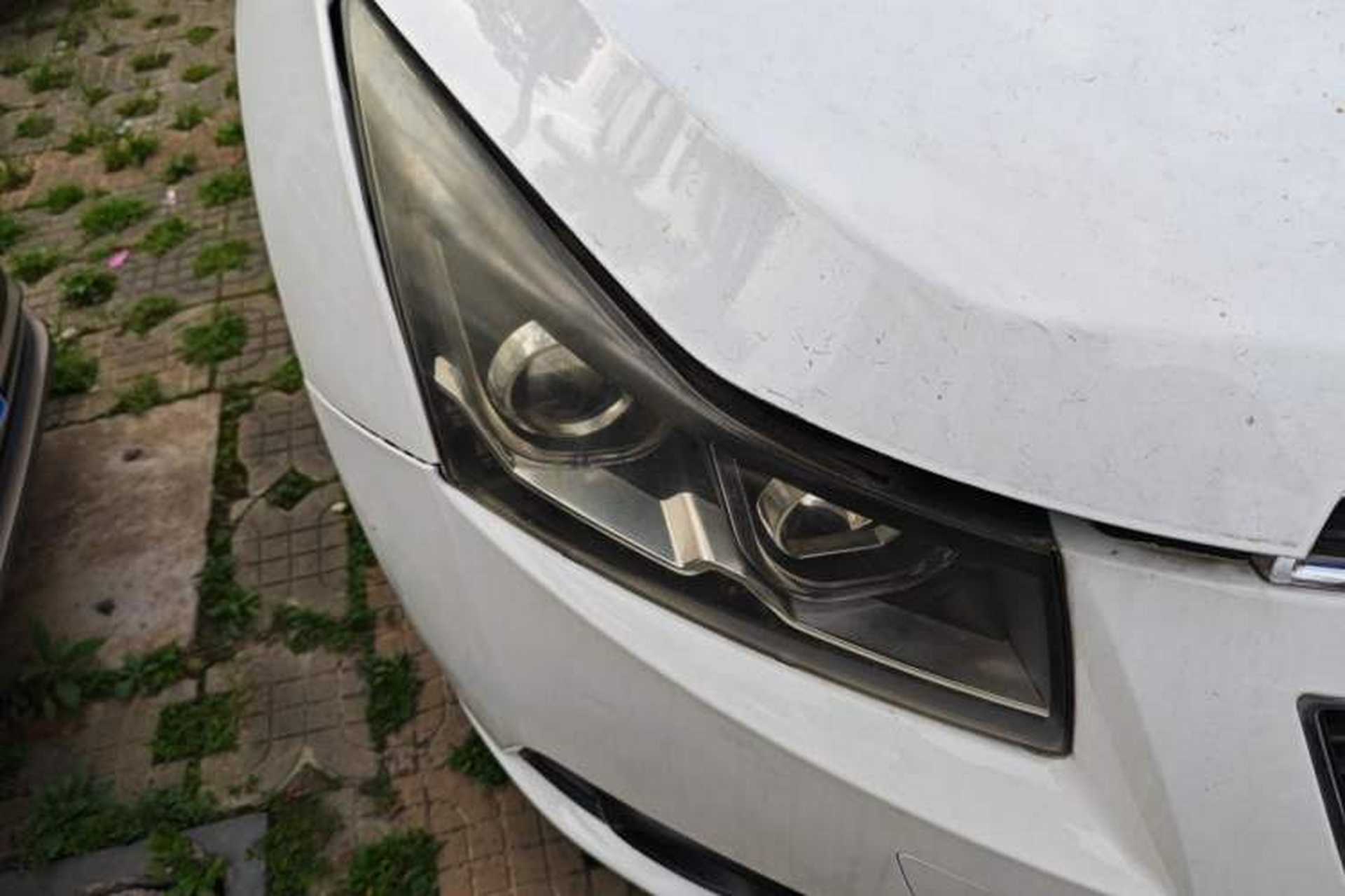 Used Chevrolet Cruze 2013 Hatchback 1.6L Automatic Luxury Model Right Front Headlight