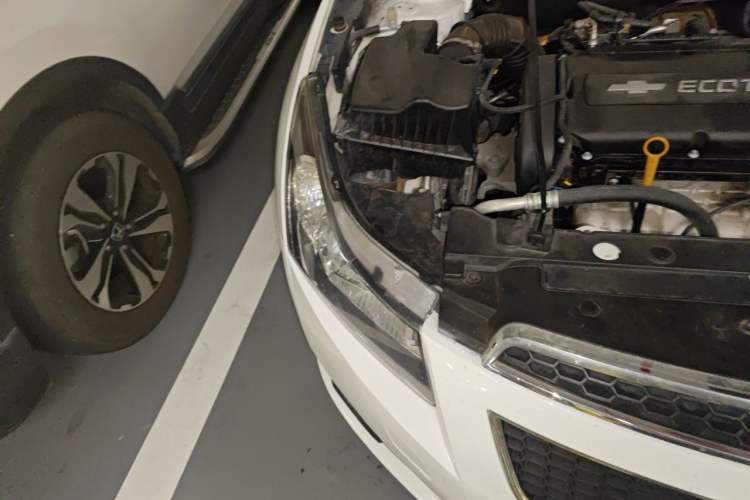 Used Chevrolet Cruze 2013 1.8L SE AT Right Front Headlight