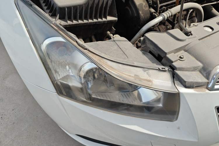 Used Chevrolet Cruze 2013 1.6L SL MT Right Front Headlight