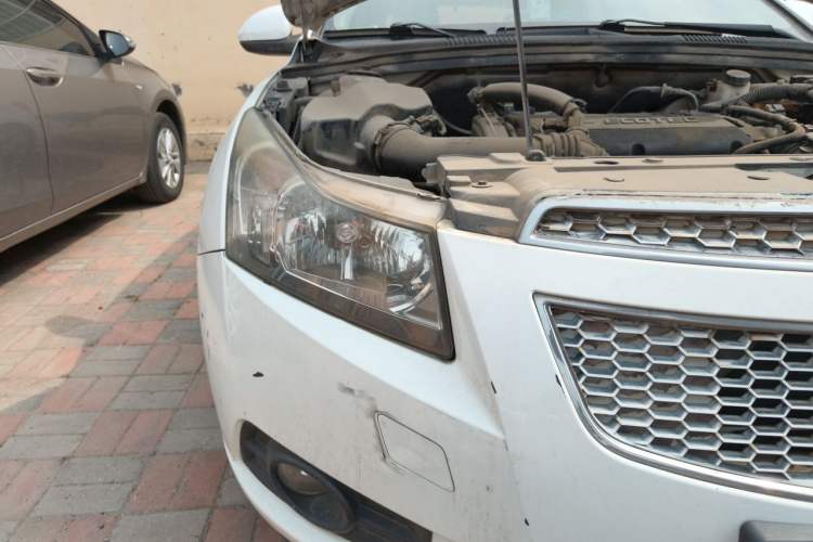 Used Chevrolet Cruze 2013 Hatchback 1.6T Automatic Flagship Model Right Front Headlight